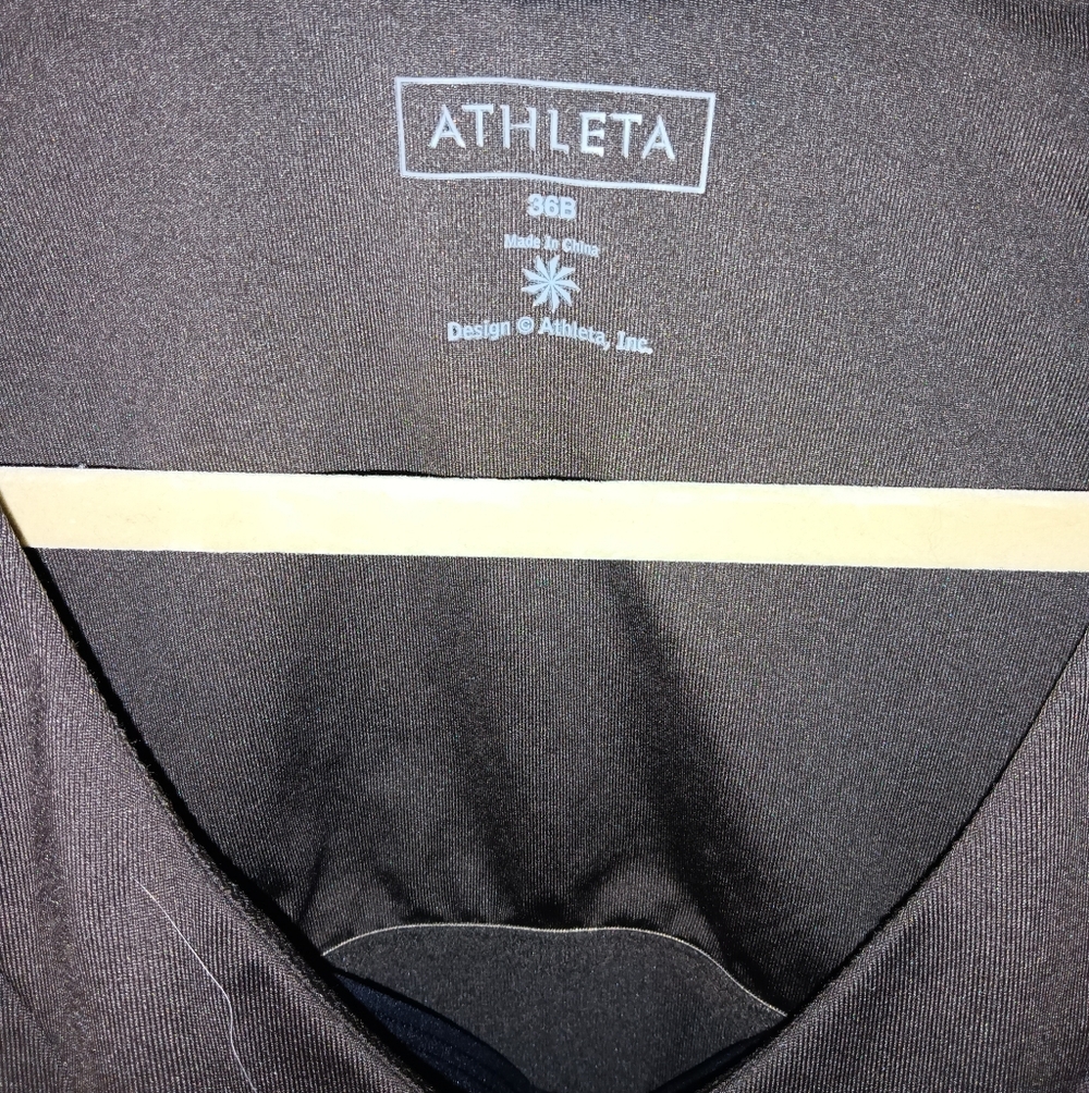 EUC Athleta Active Wear Top With Built In Bra 36B - Picture 2 of 5
